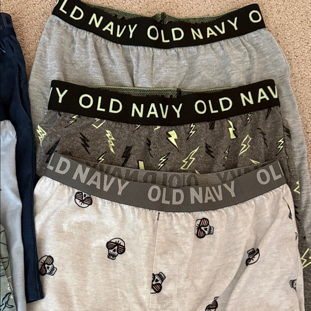 Old Navy Boys' pajama shorts - Picture 3 of 4